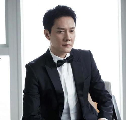 最新爆料男明星,神秘男星新恋情曝光,细节令人咋舌 第2张 最新爆料男明星,神秘男星新恋情曝光,细节令人咋舌 第2张